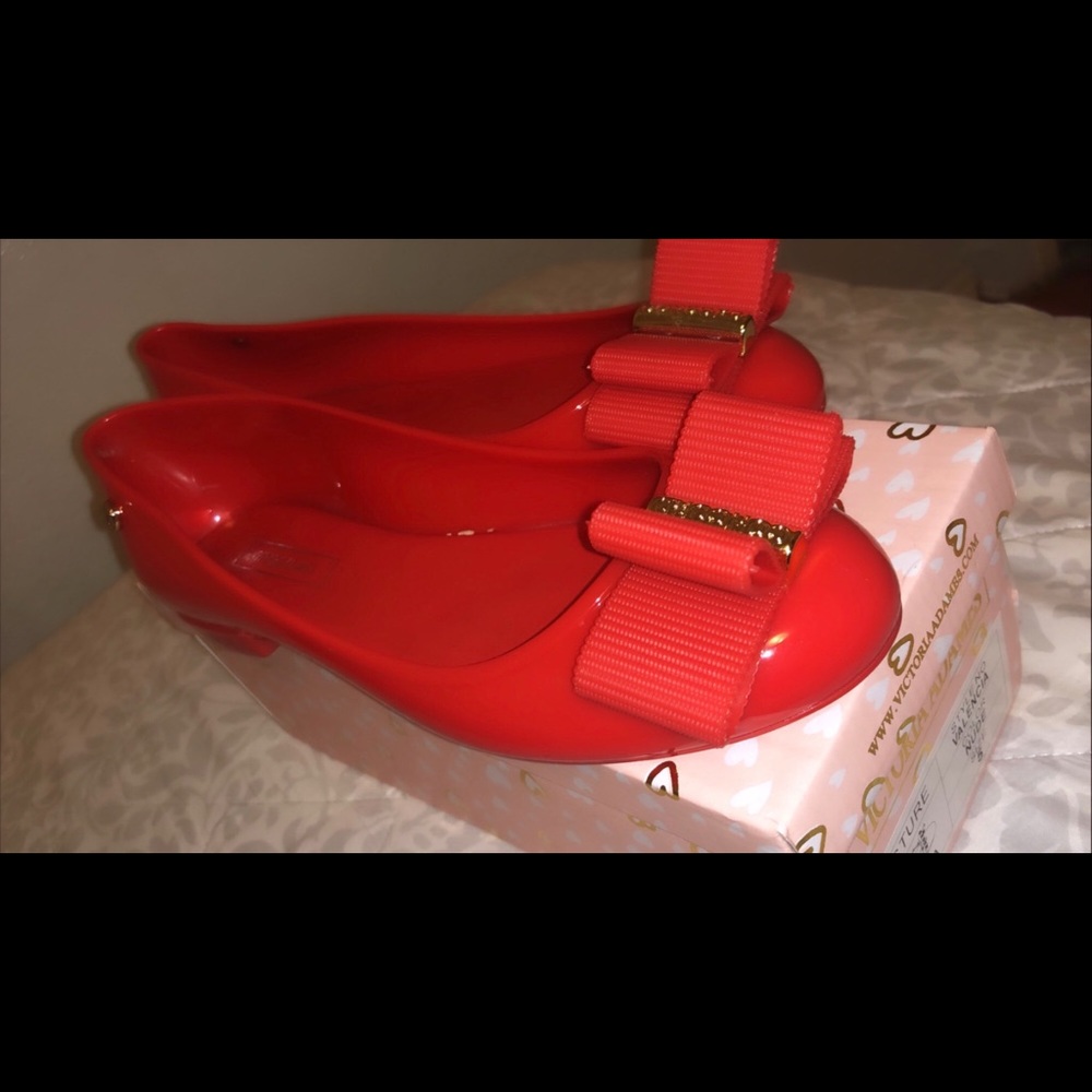 Red Flats - Picture 4 of 6